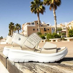 Vrouw Panama Jack Noah