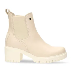 Vrouw Panama Jack Pia