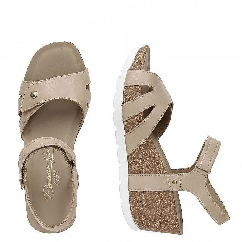 Vrouw Panama Jack Romy