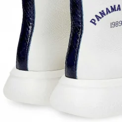Vrouw Panama Jack Yuca