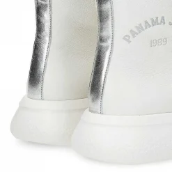 Vrouw Panama Jack Yuca